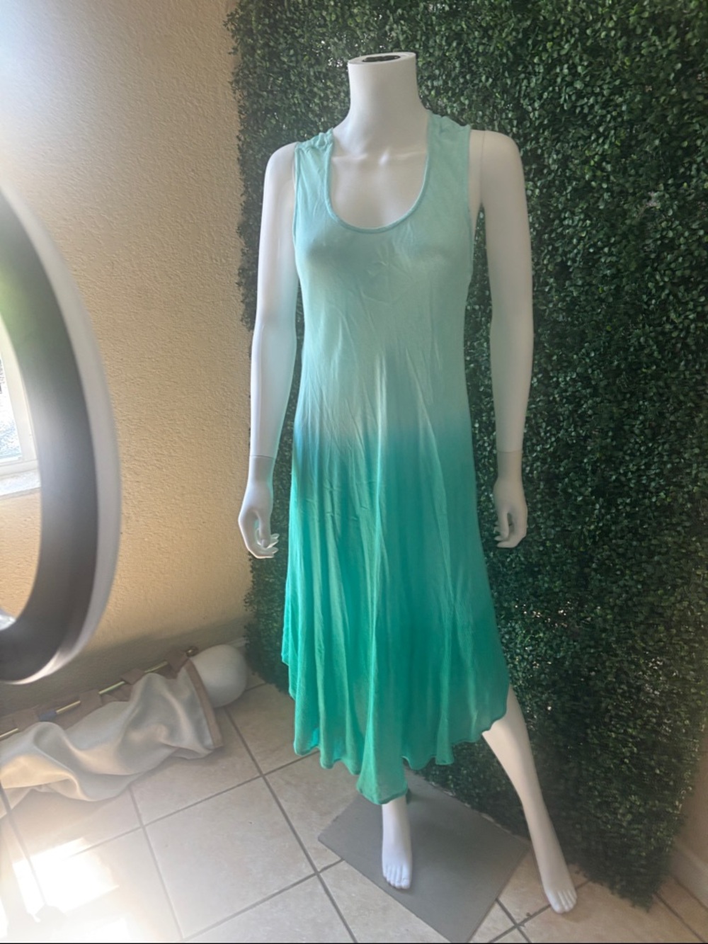 Sleeveless Ombre Maxi Dress in Mint to Teal